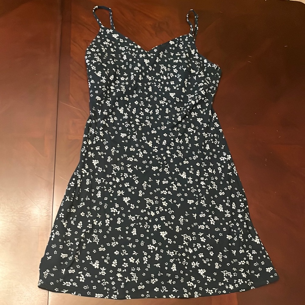 Pacsun dark green floral mini dress!